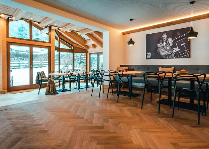 恩赛格之家斯拉德明公寓 公寓 *