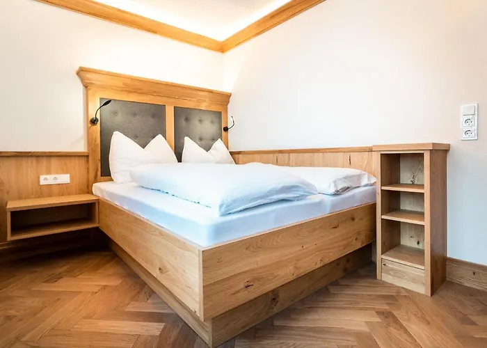 恩赛格之家斯拉德明公寓